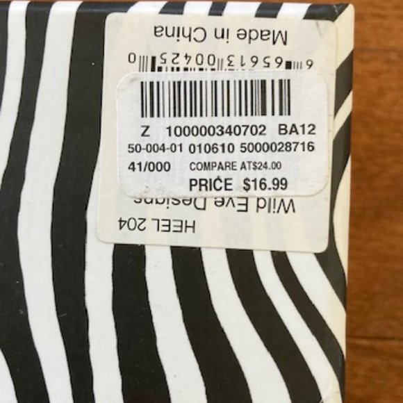 Wild Eye Designs High Heel Cake Server - Picture 12 of 12